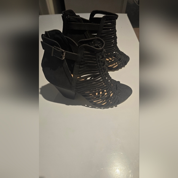 Never Worn Suede Ankle Booties Size 10 - Picture 6 of 6